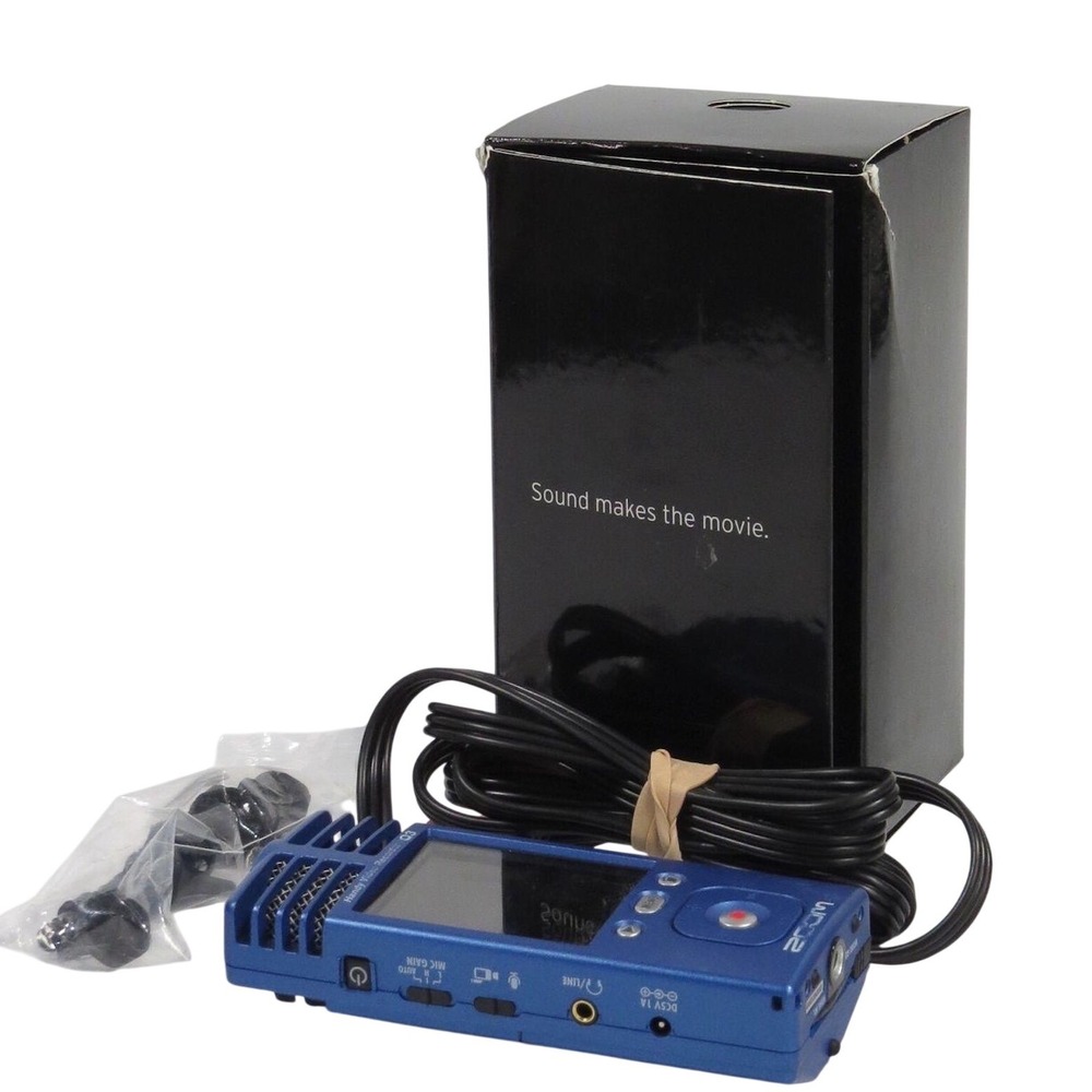 Zoom Q3 Handy Video Recorder Blue Digital Camcorder with 2GB SD Card and Box